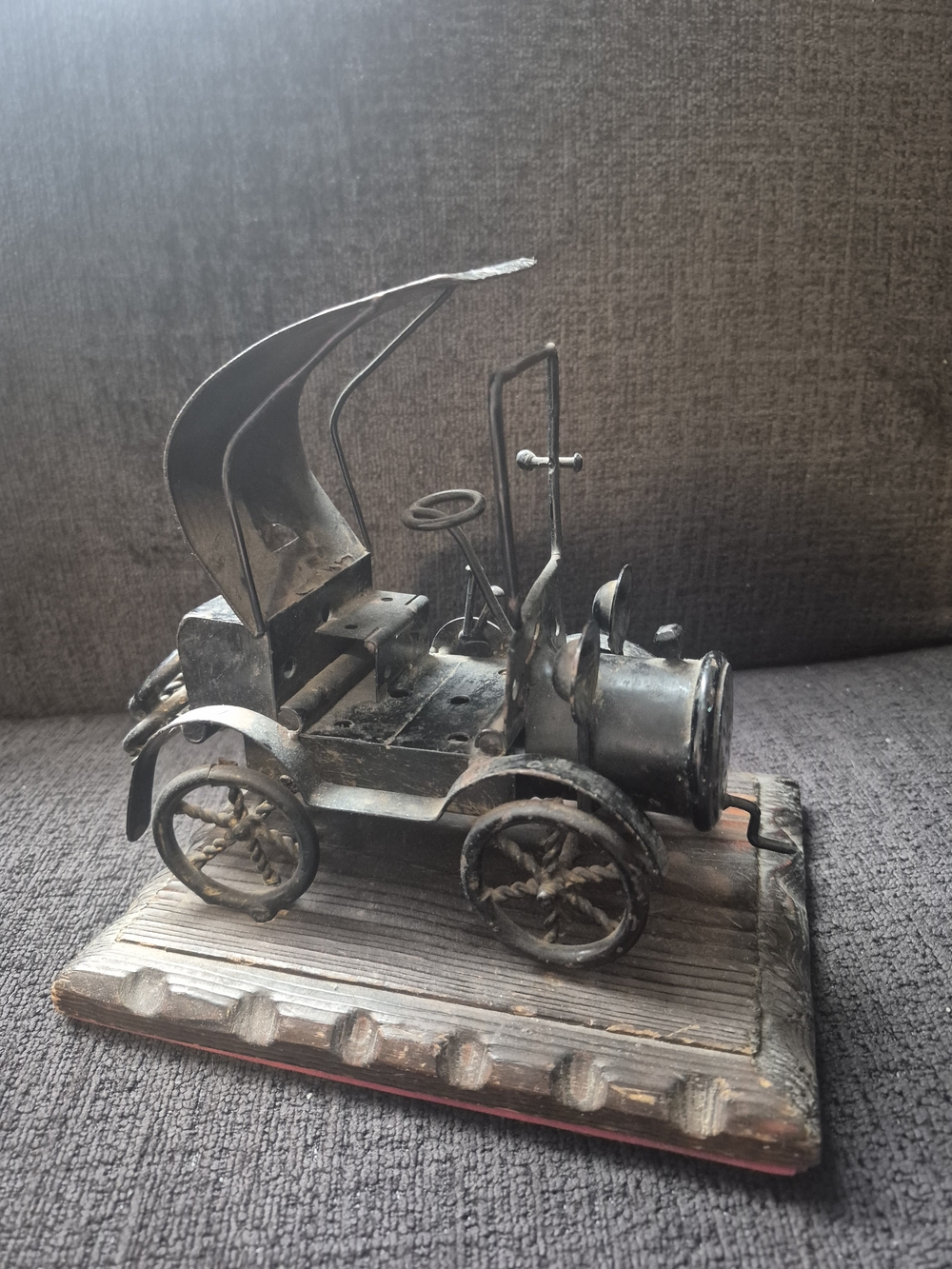 Vintage-Style Metal Car Sculpture - Black Decorative Accent